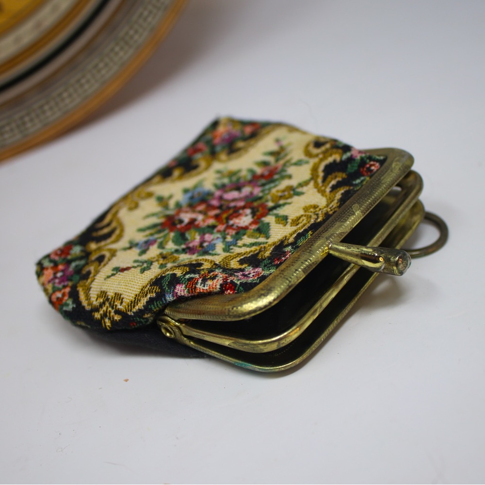 Vintage Embroidered Coin Purse w/ Divider and Keychain